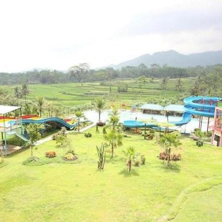 Green Valley Resort Purwokerto Dış mekan fotoğraf